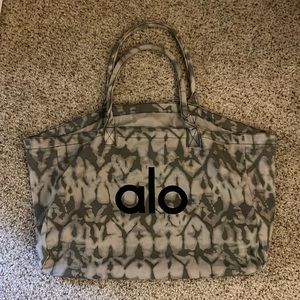 ALO Yoga tote bag